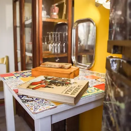 La Casa Dell'artista - 3' Dal Mare Apartment